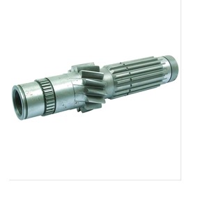 Arbre intermédiaire hydraulique OEM 1677827M1 compatible avec les pièces du moteur du tracteur Bajaj Massey Ferguson MF375 - Product Image 1