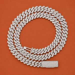 Collar de Eslabones Cubanos Miami con Incrustaciones de Diamantes y Cierre de Diamantes para Hombre - Product Image 3