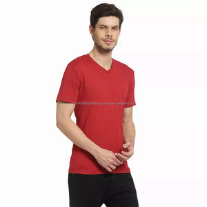 T-shirt classique rouge à col en V pour homme, fabriqué en tissu de coton doux, idéal pour un usage décontracté et l'impression personnalisée - Product Image 3