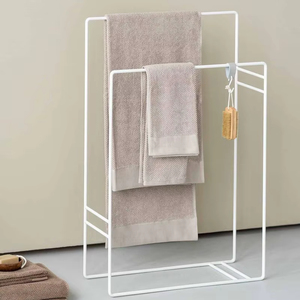 Toallero Metálico Blanco Premium de Pie, Multicapa, Organizador de Baño Compacto, Ahorra Espacio, Estructura Elegante - Product Image 1