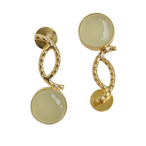 Boucles d'oreilles clous plaquées or avec pierre de jade sertie clos, style classique, bijoux pour femme, cadeau - Product Image 3