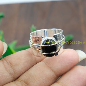 Anillo de Ónix Negro Natural, Plata de Ley 925 Sólida con Anillo de Latón, Anillo Decorativo Hecho a Mano con Acabado Martillado para Joyería de Ónix Negro - Product Image 5