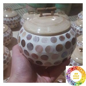 Pot de rangement ovale en bambou avec incrustation de mosaïque nacre, conteneur fait main avec couvercle pour bijoux, accessoires et décoration - Product Image 4