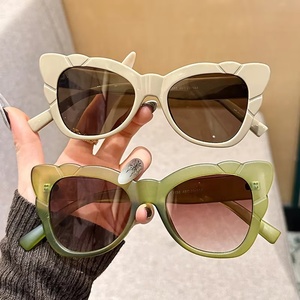 2025 Trendy Luxury Designer Custom Shades Women Brand Sun Glasses Logo Mens Cat Eye Butterfly Wholesale <b>Sunglasses</b> for Men - Product Image 1