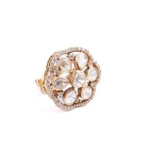 Anillo Floral Jaipuri Heritage Elaborado en Plata Gajaah 925 con Diseño de Diamantes Polki y Acabado en Oro Amarillo - Product Image 2