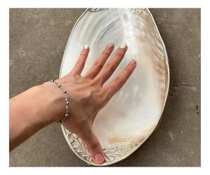 ถาดเปลือกหอยมุกทรงรีขัดเงา งานฝีมือตกแต่งบ้านจากธรรมชาติ - Product Image 1