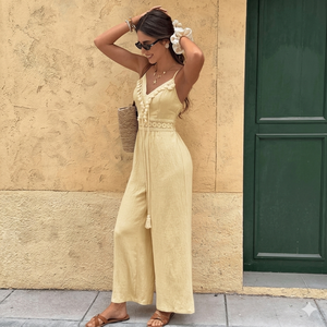 Combinaison chic bohème sans manches pour femme avec bordure en dentelle et ceinture à pompons – Combinaison décontractée d'été pour la plage - Product Image 1