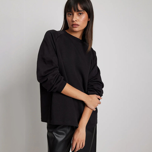 Women's Black <b>Raglan</b> Sleeve Oversized Sweatshirt 100% Cotton Crewneck Streetwear fashion <b>Top</b> Custom Logo Women's Sweatshirt - Product Image 2