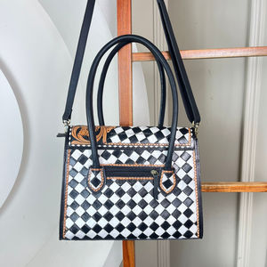 กระเป๋าโท้ทหนังแท้สำหรับผู้หญิง, กระเป๋าถือสะพายข้างลายหมากรุกสีดำและสีขาวจุของ2025ได้มาก - Product Image 5