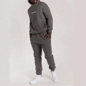 Ensemble de survêtement gris à capuche pour homme de haute qualité en coton/polaire, couleur unie, décontracté, avec poches latérales - Product Image 2