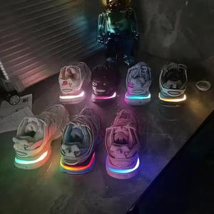 Chaussures de sport de luxe pour hommes et femmes, marque originale de créateur, modèle Track 3.0 avec lacets LED, chaussures décontractées de haute qualité, chaussures de sport pour femmes Baleciajias - Product Image 4