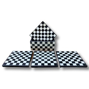 Ensemble de sous-verres en os incrusté, noir et blanc, géométrique, moderne, écologique, fait main, durable, épaisseur 4 mm, diamètre <300 mm, ILAHI's Uttar - Product Image 3