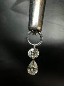 Boucles d'oreilles pendantes double diamant avec chaîne et design à anneau pour femme - Product Image 6