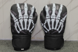 Gants de boxe MIKI personnalisables, légers et respirants, en cuir PU et cuir de vachette, à doigts entiers, fermeture auto-agrippante, imprimé camouflage squelette - Product Image 5