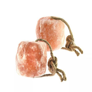 Sal del Himalaya de alta calidad, ideal para alimentación animal, rica en nutrientes/sal del Himalaya para ganado, en forma de cilindro con cuerda. - Product Image 2