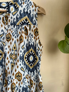 Robe d'été sans manches en coton imprimé Ikat, col en V, style indien, maxi-robe à volants pour femme, collection 2026, best-seller - Product Image 2