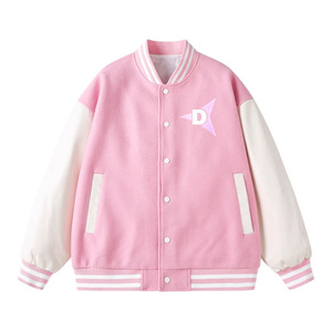 เสื้อแจ็คเก็ตวาร์ซิตี้สีน้ำตาลขาว ยูนิเซ็กซ์ ยี่ห้อ DAIZEN STAR INTERNATIONAL ปักโลโก้ D คอตั้ง ทรงปกติ ใส่ได้ทุกโอกาสในฤดูใบไม้ร่วง กันลม - Product Image 3