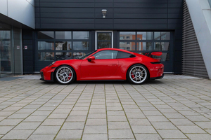 รถ SUV ปี 2025 รุ่น 911 GT3 มือสอง สภาพดี เครื่องยนต์เบนซิน 4.1-6 ลิตร เทอร์โบ 510 แรงม้า ภายในเบาะหนังสีเข้ม - Product Image 2