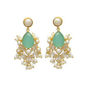 Boucles d'oreilles pendantes pour femme en laiton plaqué or 24 carats, style vintage chrétien, avec perles d'eau douce et chalcédoine aqua, pour mariage - Product Image 1