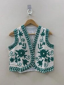 Chaleco Bohemio Vintage Hecho a Mano con Cuentas de Algodón, Cuello en V, un Solo Botón, Corto y sin Mangas para Mujer - Estilo Festival - Product Image 2