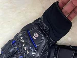 Guantes de Motociclismo de Cuero Negros con Protección de Nudillos de Carbono, Transpirables y con Agarre para Pista y Calle - Product Image 3