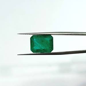 Émeraude octogonale verte de 7,75 carats provenant de Zambie, pierre précieuse non montée - Product Image 2