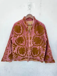 Blouson en velours bohème Suzani, broderie florale faite à la main, doublure en coton écologique, inspiration vintage, pièce maîtresse - Product Image 1
