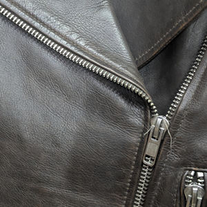 Veste en cuir de vachette de haute qualité, design personnalisé haut de gamme, style moderne, col rabattu, fermeture éclair, type bomber. - Product Image 5