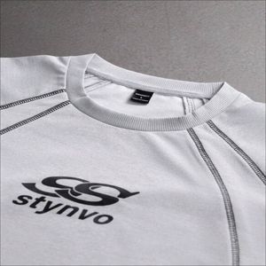 เสื้อยืดโอเวอร์ไซส์เทรนดี้สำหรับผู้ชายปี 2026 กางเกงขาสั้นระบายอากาศได้ดี พิมพ์ลายดิจิทัล ปักลาย ผ้าโพลีเอสเตอร์/คอตตอน ชุดฤดูร้อนเข้าชุด - Product Image 3