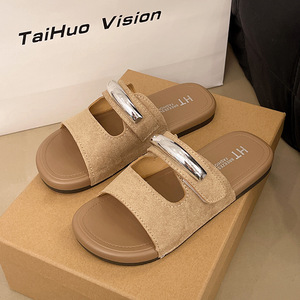 Sandalias planas de verano para mujer, con punta abierta, estilo slip-on, con hebilla metálica, informales, para playa y exteriores. - Product Image 1