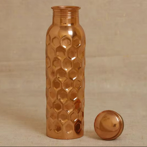 Bouteille d'eau marocaine en laiton faite à la main – Bouteille écologique non toxique et durable – Cadeau et décoration d'intérieur en cuivre pur - Product Image 1