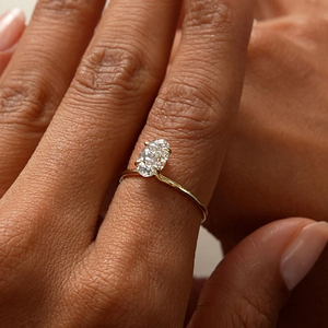 Bague de fiançailles classique en or jaune pour femme, diamant de laboratoire de qualité supérieure, taille ovale, 1 carat - Product Image 6