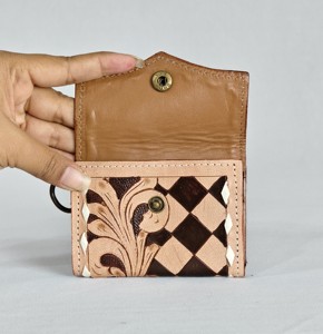 Porte-monnaie miniature en cuir véritable fait main, brodé de fleurs et de diamants, avec dragonne et fermeture à bouton-pression vintage, collection 2026 - Product Image 3