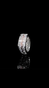 Bague éternelle en diamant de laboratoire, deux tons, émeraude, diamant taille ronde, bijoux fins modernes - Product Image 3