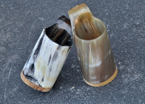 Taza de Beber Hecha a Mano en India, 100% Auténtica, de Cuerno de Búfalo Pulido, Inspirada en el Amor Vikingo, Elegante y Ecológica - Product Image 2