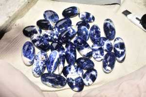 Sodalita Lingam de primera calidad hecha a mano, Shivling de sodalita - Product Image 2