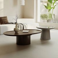 Table basse en bois moderne de couleur marron avec finition de qualité supérieure et structure robuste, table centrale contemporaine