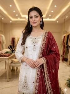 Conjunto de traje Sharara bordado para mujer con dupatta |   Colección de Ropa Étnica Festiva Blanca y Elegante - Product Image 3