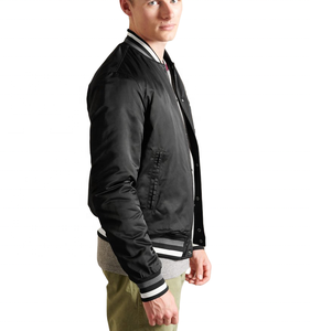 Venta al por mayor Varsity Letterman satén chaqueta de béisbol personalizado Letterman Varsity chaqueta de los hombres de la escuela Varsity chaqueta - Product Image 6