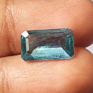Piedra Preciosa Translúcida de Aguamarina Azul Natural de 3.90 Quilates, Corte Esmeralda, de Santa María, con Juego de Color para Joyería - Product Image 4