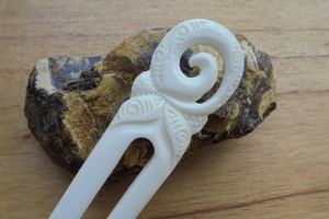 Pique à cheveux en os de buffle naturel, faite à la main, sculptée, pour chignon, style Boho Viking, accessoires artisanaux naturels à bas prix - Product Image 5