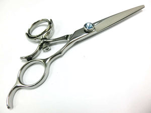 Tijeras de Peluquería Profesionales de Acero Inoxidable con Mango Giratorio para Suministros de Salón de Belleza, Calidad Grado A+, para Diestros - Product Image 3