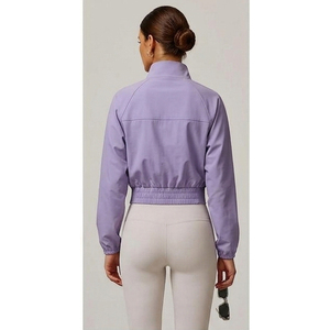 Veste de sport courte personnalisée haut de gamme pour femme – Ensemble coupe-vent athlétique léger et souple à fermeture éclair intégrale de qualité supérieure - Product Image 2