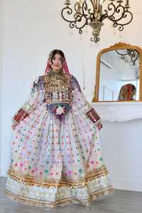 Precio negociable: Vestidos vintage afganos, los más vendidos, estilo Kuchi, en colores personalizados con decoración de encaje, hechos de terciopelo. - Product Image 4