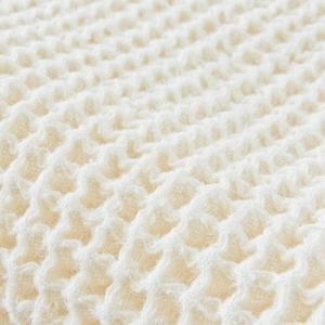 Manta de Algodón Texturizado de Lujo con Patrón de Waffle para Cama - Product Image 2