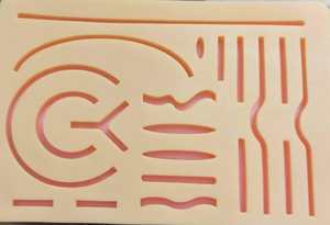 Coussin de suture pour étudiants en médecine - Coussin d'entraînement réutilisable en silicone durable à 3 couches avec plaies pré-découpées pour usage hospitalier - Product Image 3