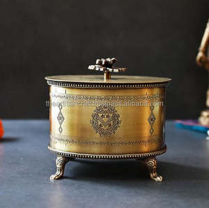 Caja de Almacenamiento Redonda de Latón, Moderna, Duradera, Hecha a Mano, Color Natural, Tamaño Personalizable, Artesanía, Estuche para Joyas y Baratijas - Product Image 1