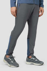 Conjunto de Chándal Personalizado de Poliéster y Nylon con Chaqueta Cortavientos y Pantalones Jogger con Cremallera para Hombre - Product Image 3