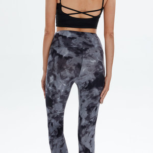 Leggings Capri pour femmes à taille haute, effet ventre plat, en Spandex/Polyester doux et respirant, imprimé par sublimation - Product Image 6