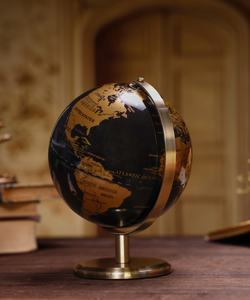 Estatua de globo terráqueo con mapa del mundo cortado en chapa de hierro y montado en un soporte resistente, ideal para crear un ambiente moderno en el espacio de trabajo. Artesanía en metal. - Product Image 6